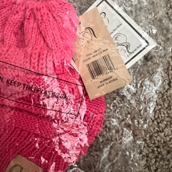 CC Beanie 🩷 - Picture 5 of 6
